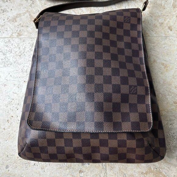 Louis Vuitton Damier Messenger Bag - Used - Picture 1 of 8